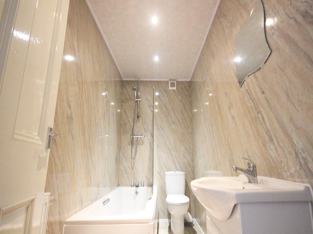 2 bedroom flat To Let in Foulridge, Colne - IMG_5391.jpg